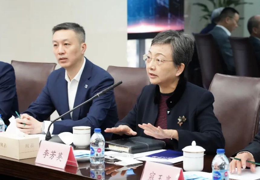 中石化高级副总裁刘宏斌一行益临CQ9参观调查(图4)