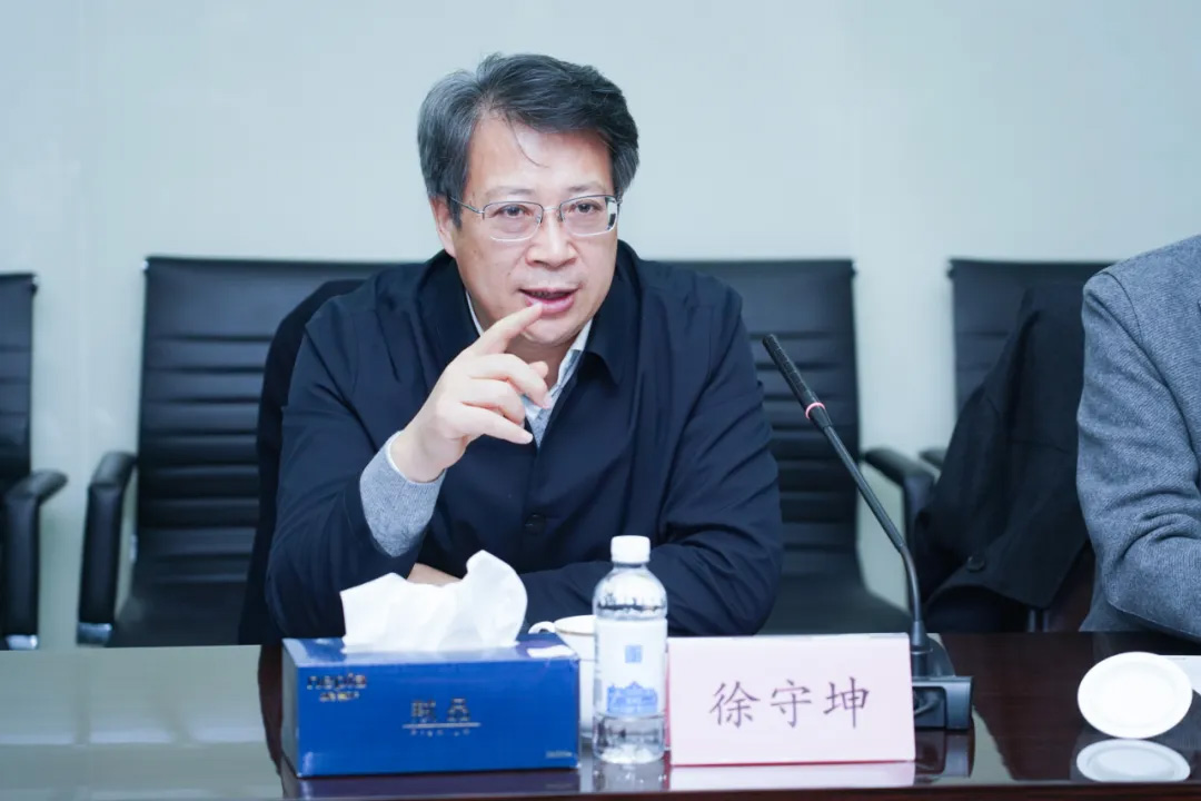 常州大学徐守坤书记、陈海群校长一行光临CQ9参观调查(图3)