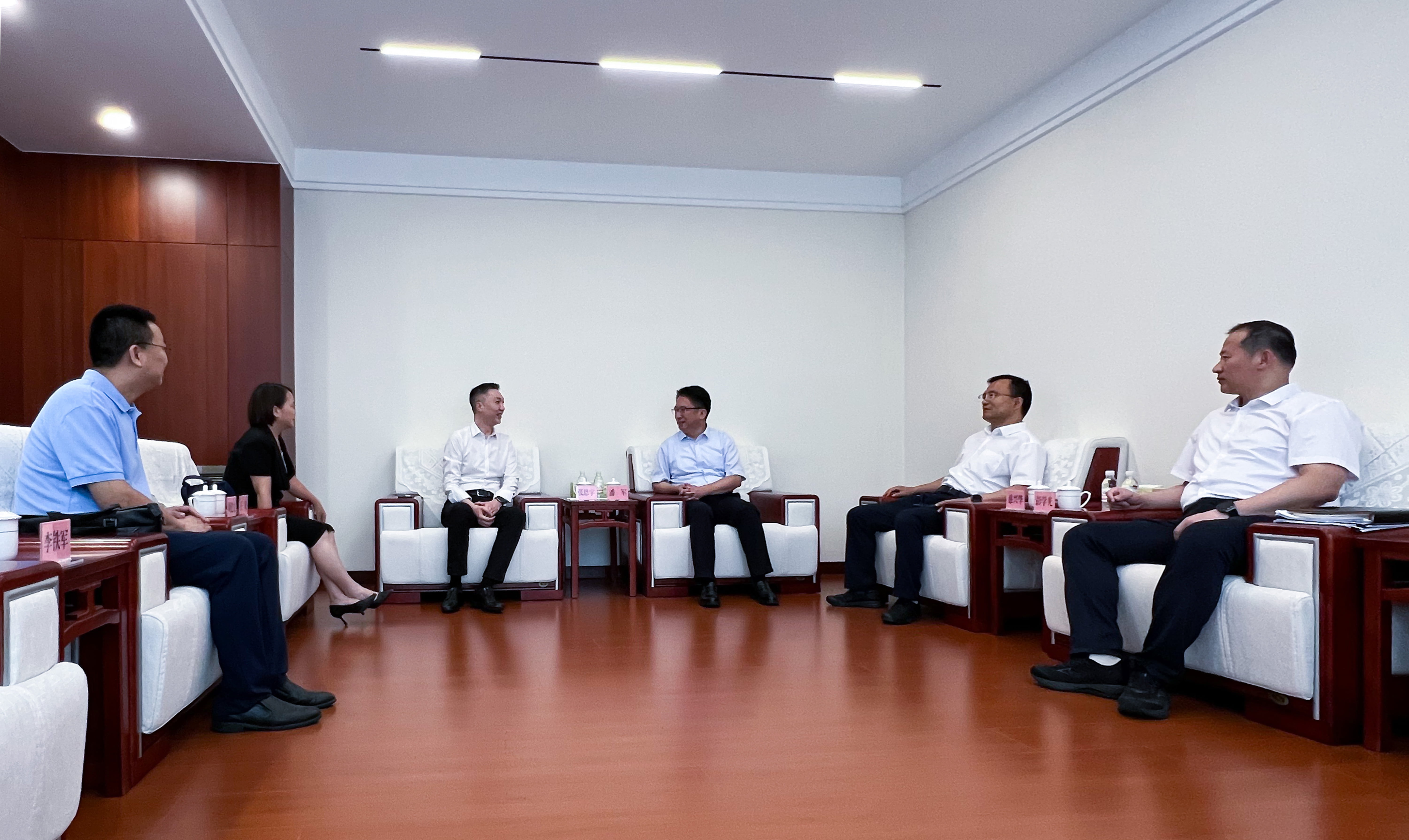 CQ9股份总裁一行赴中石化经纬有限公司互换(图1)