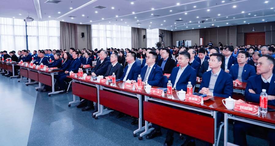 锐意进取，马跃新程——CQ9股份2025年度总结暨赞美大会隆沉召开(图9)